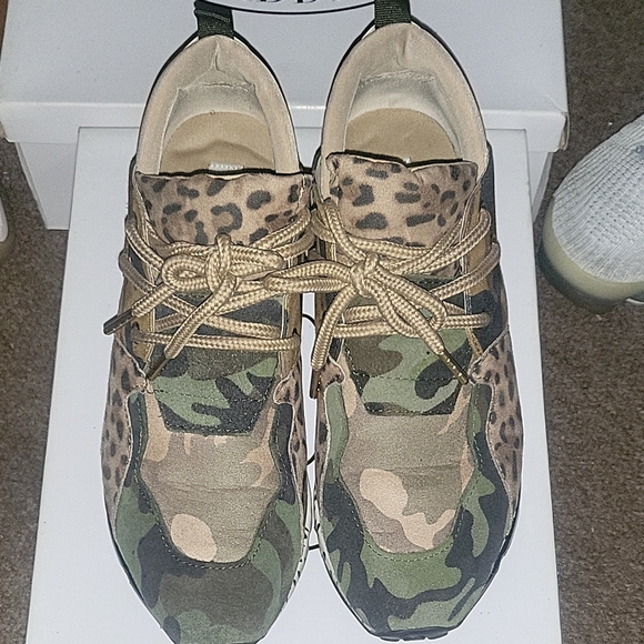 Steve Madden Shoes - Steve Madden Camo. & Leopard Print Sneakers W/ Box
